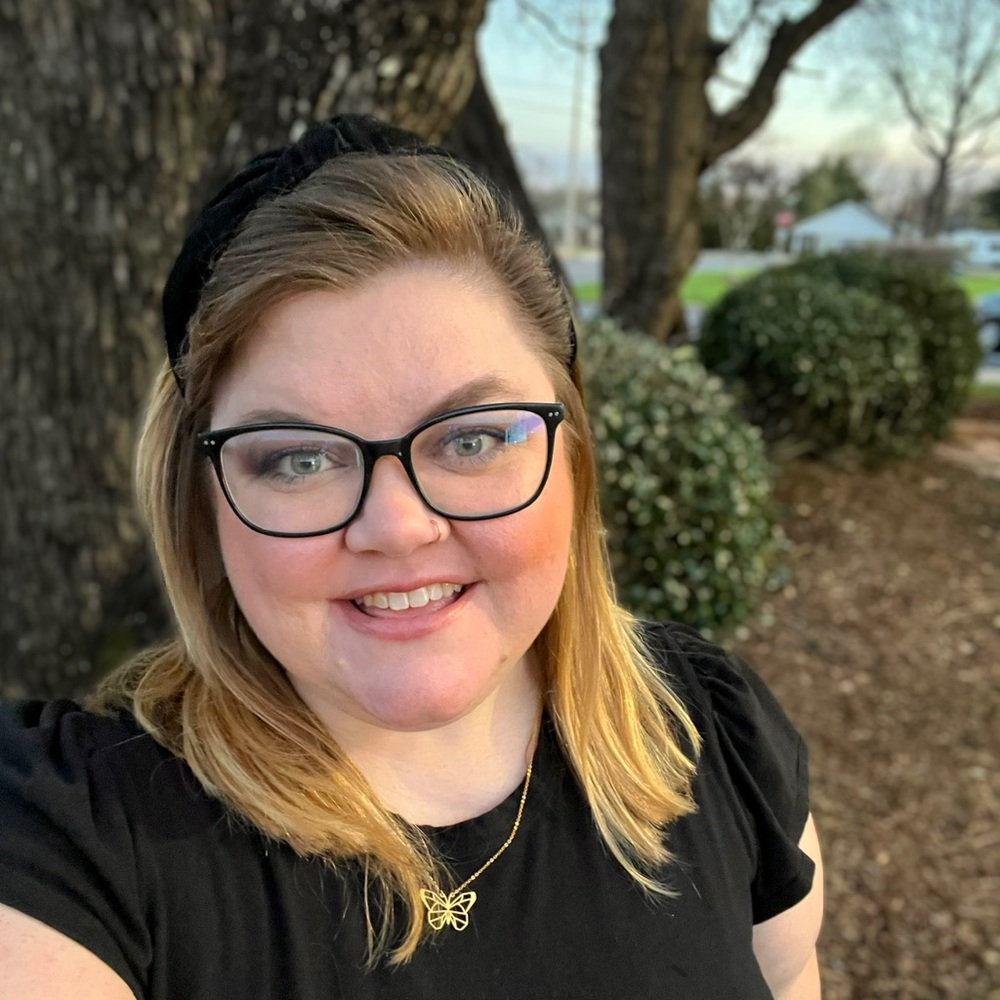 Meet your Posher, Stephanie